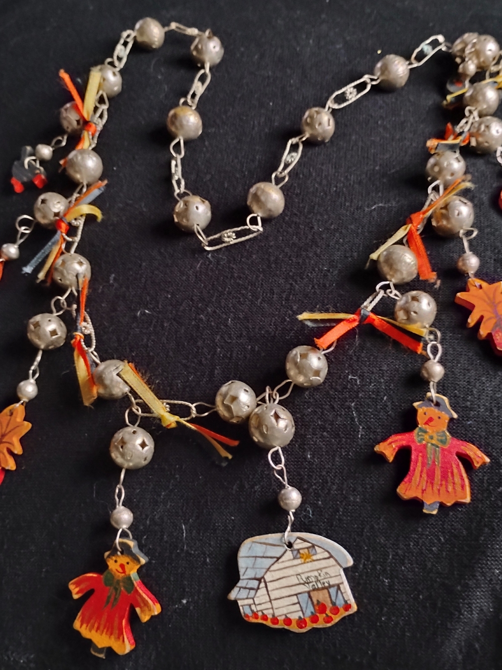 Vintage The Country Settle "Pumpkin Valley" Necklace Hand Painted Cottagecore